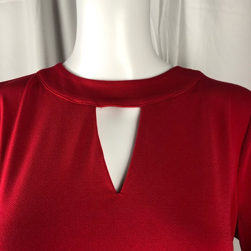 Red Keyhole Top with Ruffled Sleeves - Picture 4 of 7